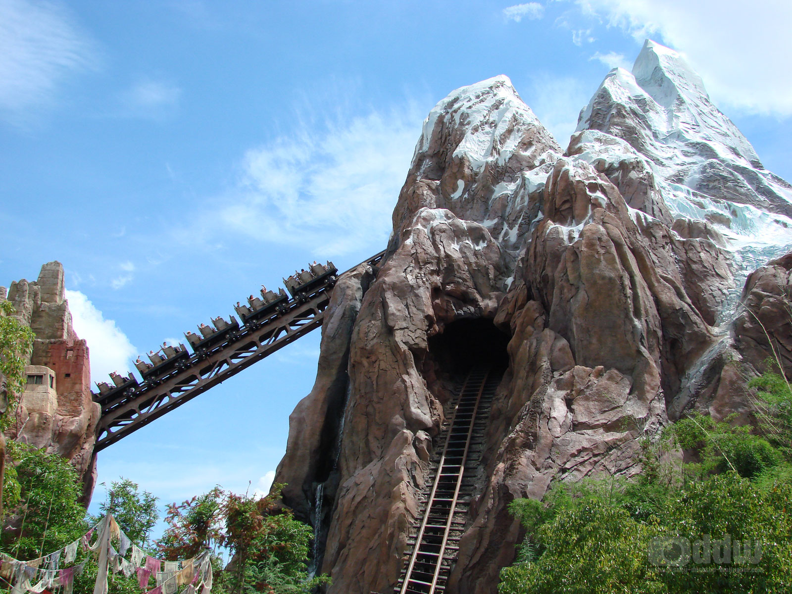 Expedition Everest Desktop Wallpaper